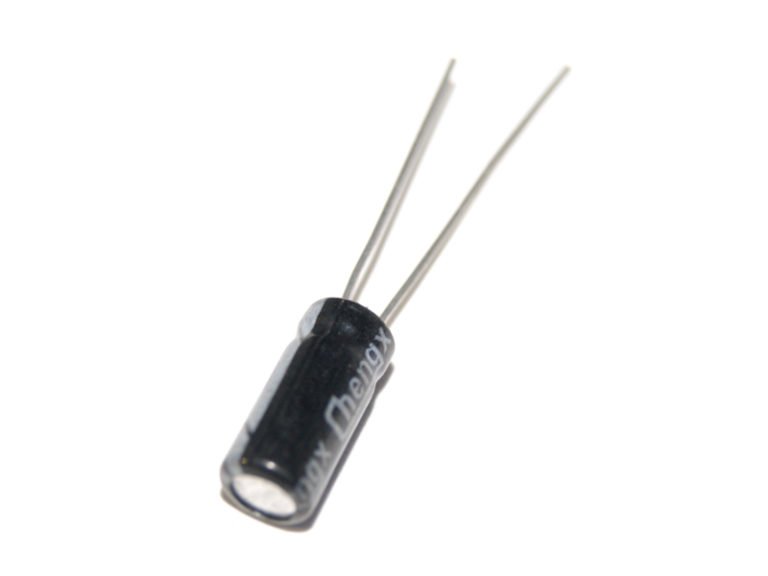 Capacitor Electrolítico Radial de 0.47